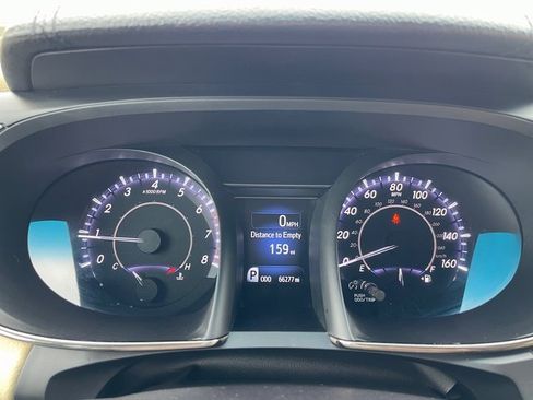 Used 2016 Toyota Avalon Limited image 18