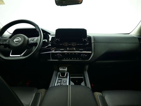 Used 2024 Nissan Pathfinder SL image 6