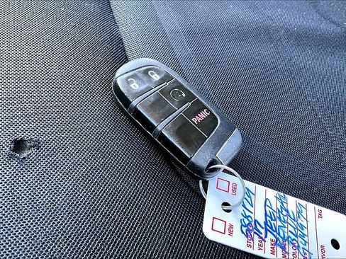 Used 2017 Jeep Renegade Altitude image 10