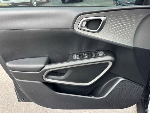 Used 2023 Kia Soul S image 6