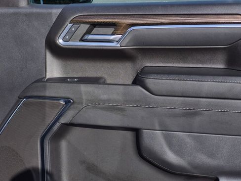 Used 2023 Chevrolet Silverado 1500 LT image 14