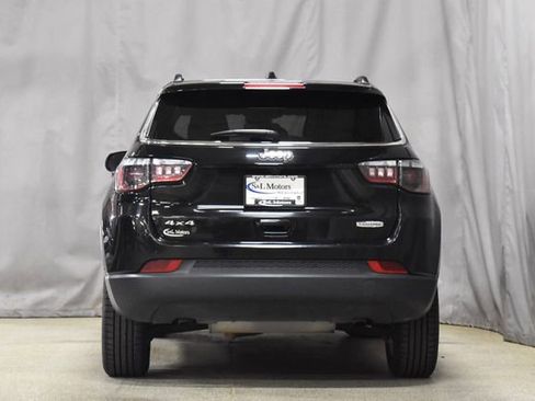 Used 2024 Jeep Compass Latitude image 8