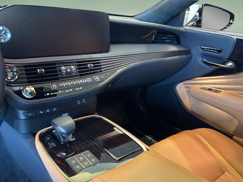 Certified 2025 Lexus LS 500 AWD w/ Luxury Package image 23