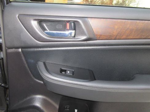 Used 2017 Subaru Outback 2.5i Limited image 29