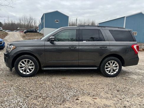 Used 2021 Ford Expedition XLT image 2
