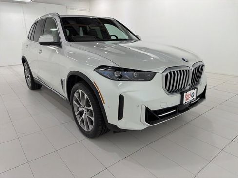 Used 2026 BMW X5 xDrive40i w/ Premium Package image 7