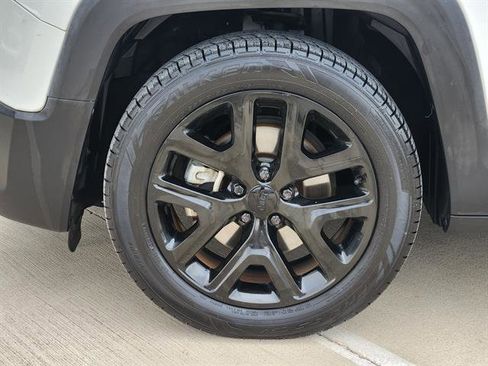 Used 2017 Jeep Renegade Altitude image 7