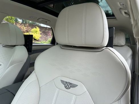 New 2024 Bentley Bentayga Extended Wheelbase image 29