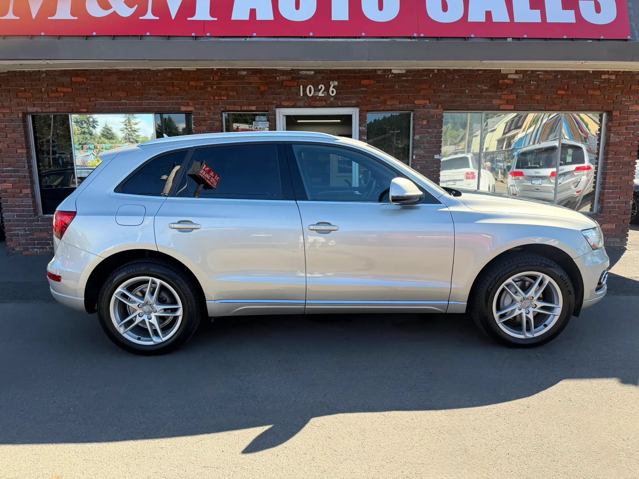 Used 2015 Audi Q5 2.0T Premium Plus w/ Technology Package AWD/4WD image 2