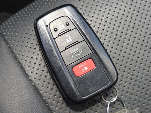 Used 2020 Toyota Highlander Limited AWD/4WD image 41