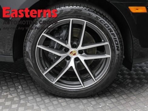 Used 2024 Porsche Macan image 33