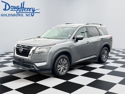 Used 2024 Nissan Pathfinder SV