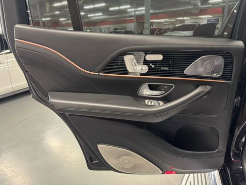 Used 2021 Mercedes-Benz Maybach GLS 600 4MATIC image 19