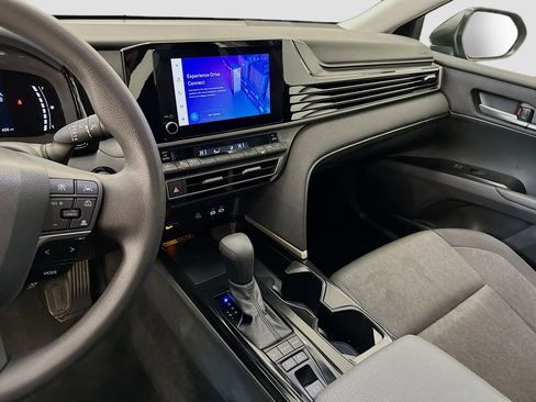 Used 2025 Toyota Camry LE image 26