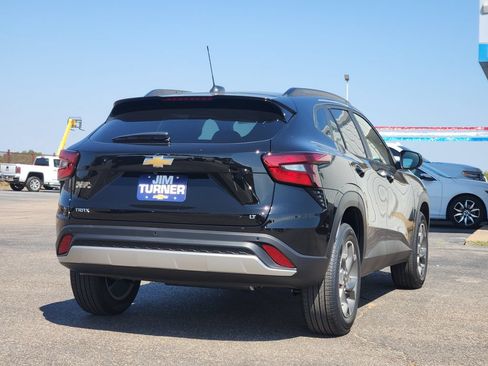 New 2026 Chevrolet Trax LT w/ Driver Confidence Package FWD image 4