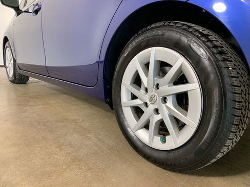 Used 2013 Toyota Prius V Three image 15