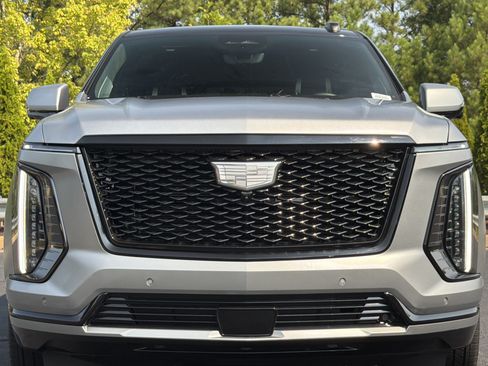Used 2025 Cadillac Escalade ESV Sport Platinum w/ LPO, ONYX Package AWD/4WD image 67
