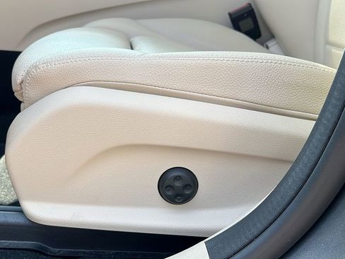 Used 2022 Mercedes-Benz GLC 300 4MATIC image 22