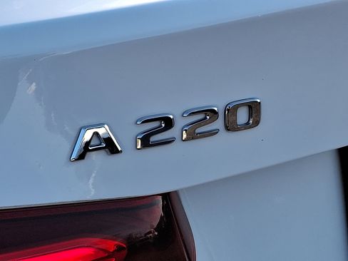 Used 2019 Mercedes-Benz A 220 4MATIC image 30