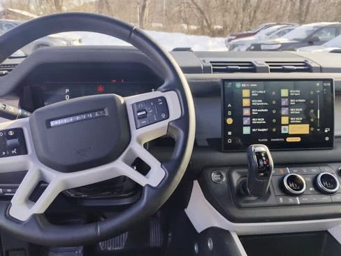 Used 2025 Land Rover Defender 110 S image 7