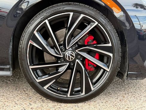 Used 2022 Volkswagen GTI Autobahn image 32