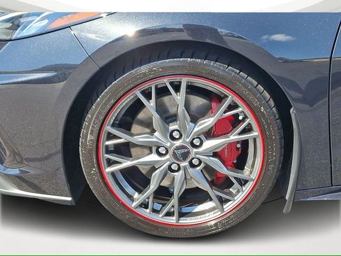 Used 2023 Chevrolet Corvette Stingray Premium Conv w/ Z51 Performance Package image 8
