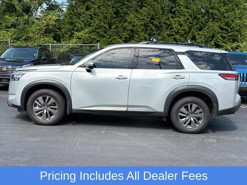 Certified 2025 Nissan Pathfinder SV AWD/4WD image 4