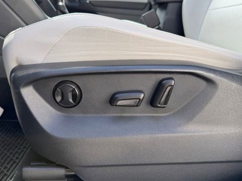 Used 2018 Volkswagen Tiguan SEL image 4