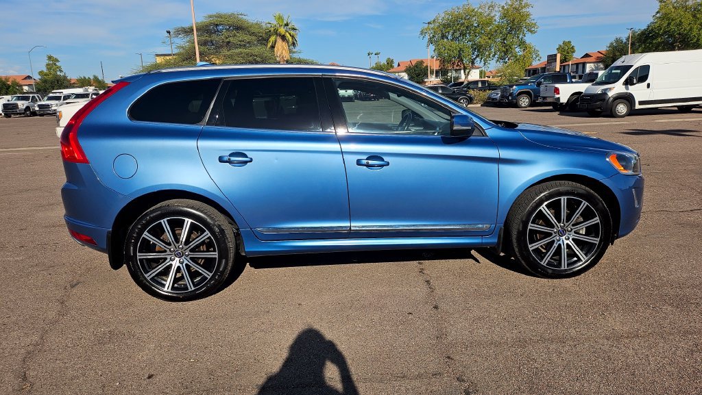 Used 2017 Volvo XC60 T6 Inscription w/ Climate Package AWD/4WD image 11