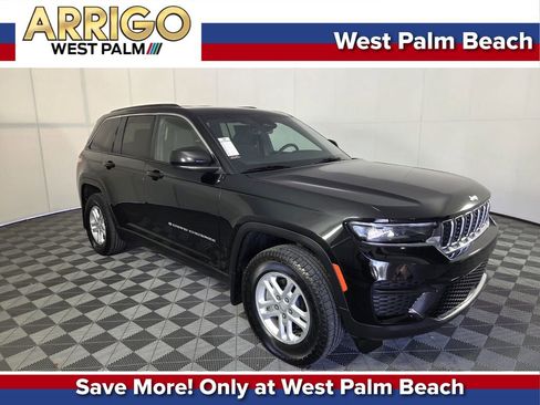 Certified 2025 Jeep Grand Cherokee Laredo w/ Luxury Tech Group I image 1