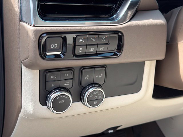 New 2027 GMC Yukon Denali w/ Sun & Power Step Package AWD/4WD image 24