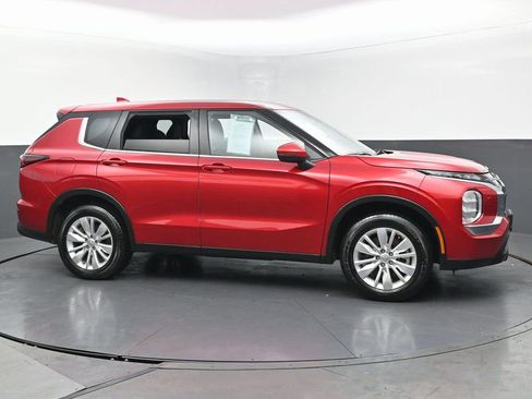 Used 2025 Mitsubishi Outlander ES AWD/4WD image 6