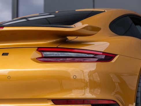 Used 2018 Porsche 911 Turbo S image 18