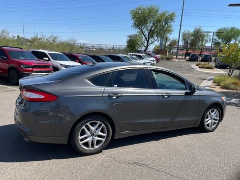 Used 2016 Ford Fusion SE FWD image 5