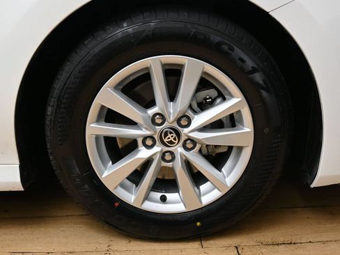Used 2025 Toyota Camry LE FWD image 14
