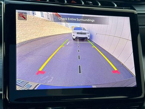 New 2025 Jeep Grand Cherokee Overland image 17