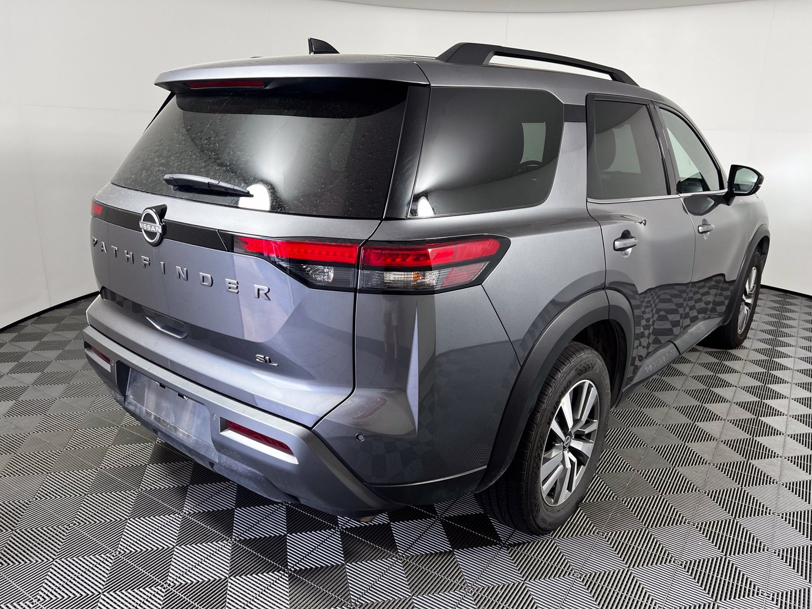 Used 2026 Nissan Pathfinder SL FWD image 5