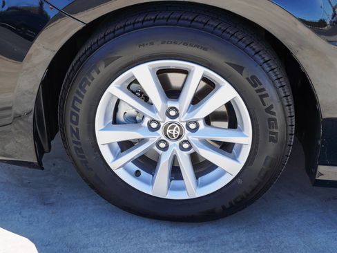 Used 2025 Toyota Camry LE FWD image 12