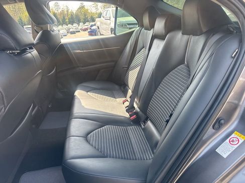 Used 2019 Toyota Camry SE image 6