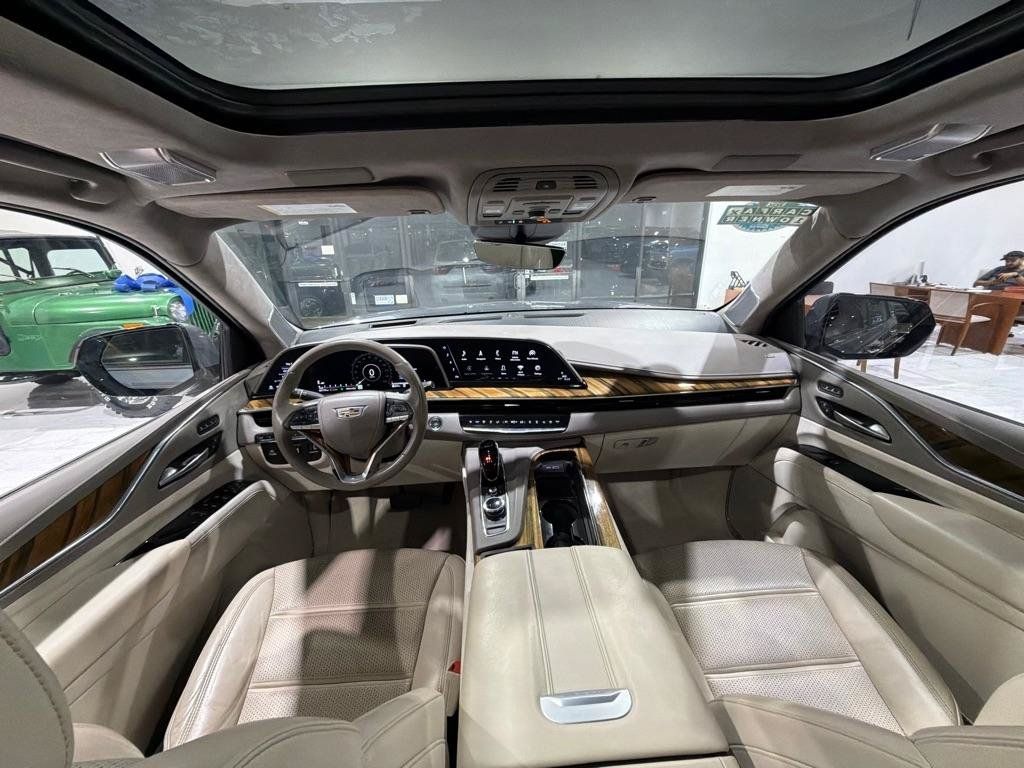 Used 2021 Cadillac Escalade Premium Luxury Platinum AWD/4WD image 20