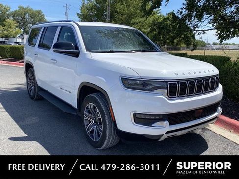Used 2024 Jeep Wagoneer Series II w/ Flexible Seating Group RWD image 1