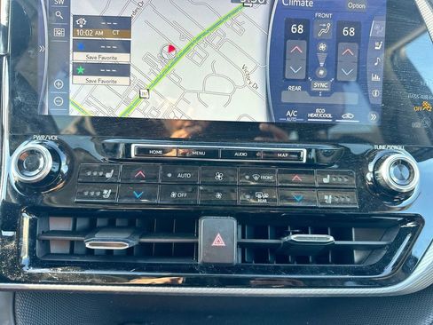 Used 2022 Toyota Highlander Platinum image 16