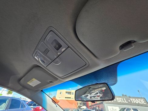 Used 2016 Hyundai Elantra SE image 12