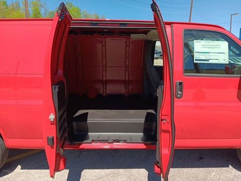 New 2026 GMC Savana 2500 Extended w/ Driver Convenience Package RWD image 20