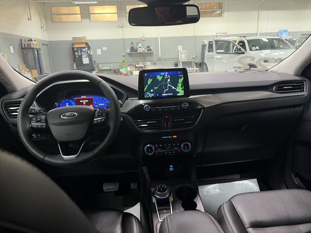 Used 2022 Ford Escape Titanium AWD/4WD image 27