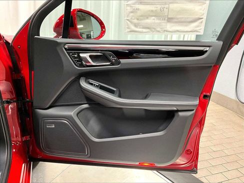New 2026 Porsche Macan S image 28
