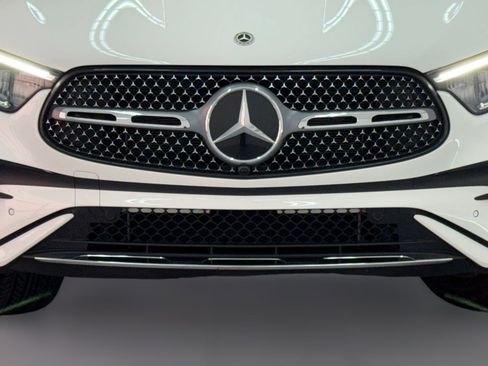 Certified 2025 Mercedes-Benz GLC 350e 4MATIC image 24