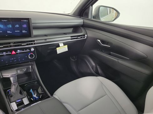 New 2025 Hyundai Santa Cruz SEL image 7