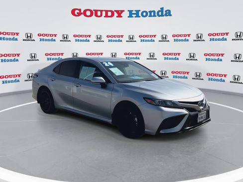 Used 2024 Toyota Camry SE w/ TRD Appearance Package (TMS) image 2