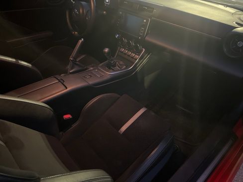 Used 2023 Toyota GR86 Premium image 11